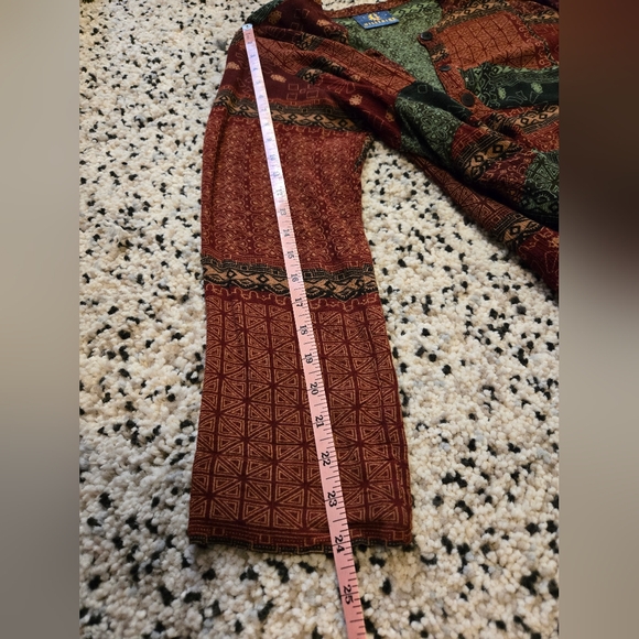 Hilltribe, Boho,  Festive Tunic top. Long sleeved. Button up. Size M/L - Picture 9 of 9